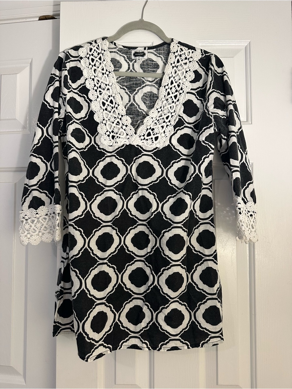 Mud Pie Black and White Printed Tunic with Crochet Trim